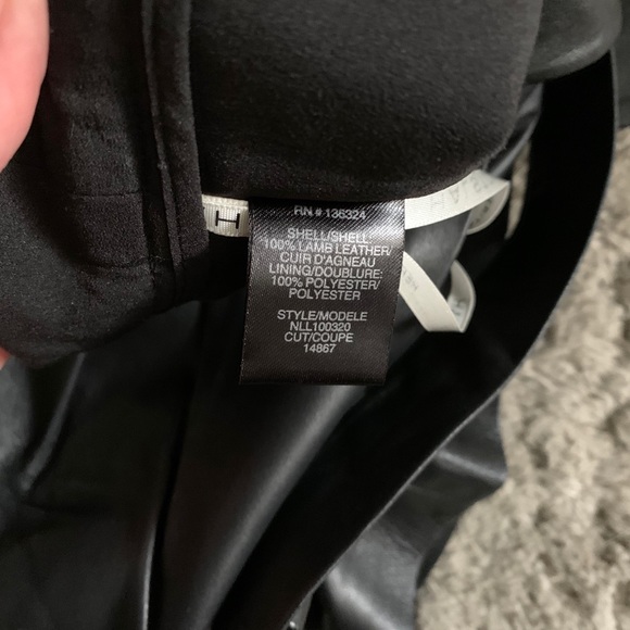 🌟 Halston Heritage Overlay Leather Short🌟 - Picture 6 of 9